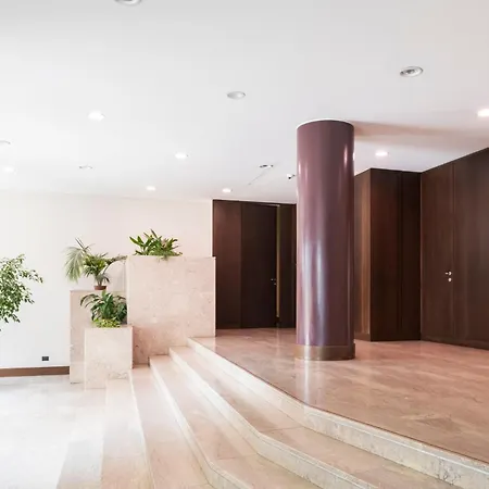 Easylife - Comodo Trilocale In Porta Romana Milano