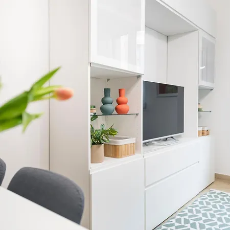 Easylife - Comodo Trilocale In Porta Romana *
